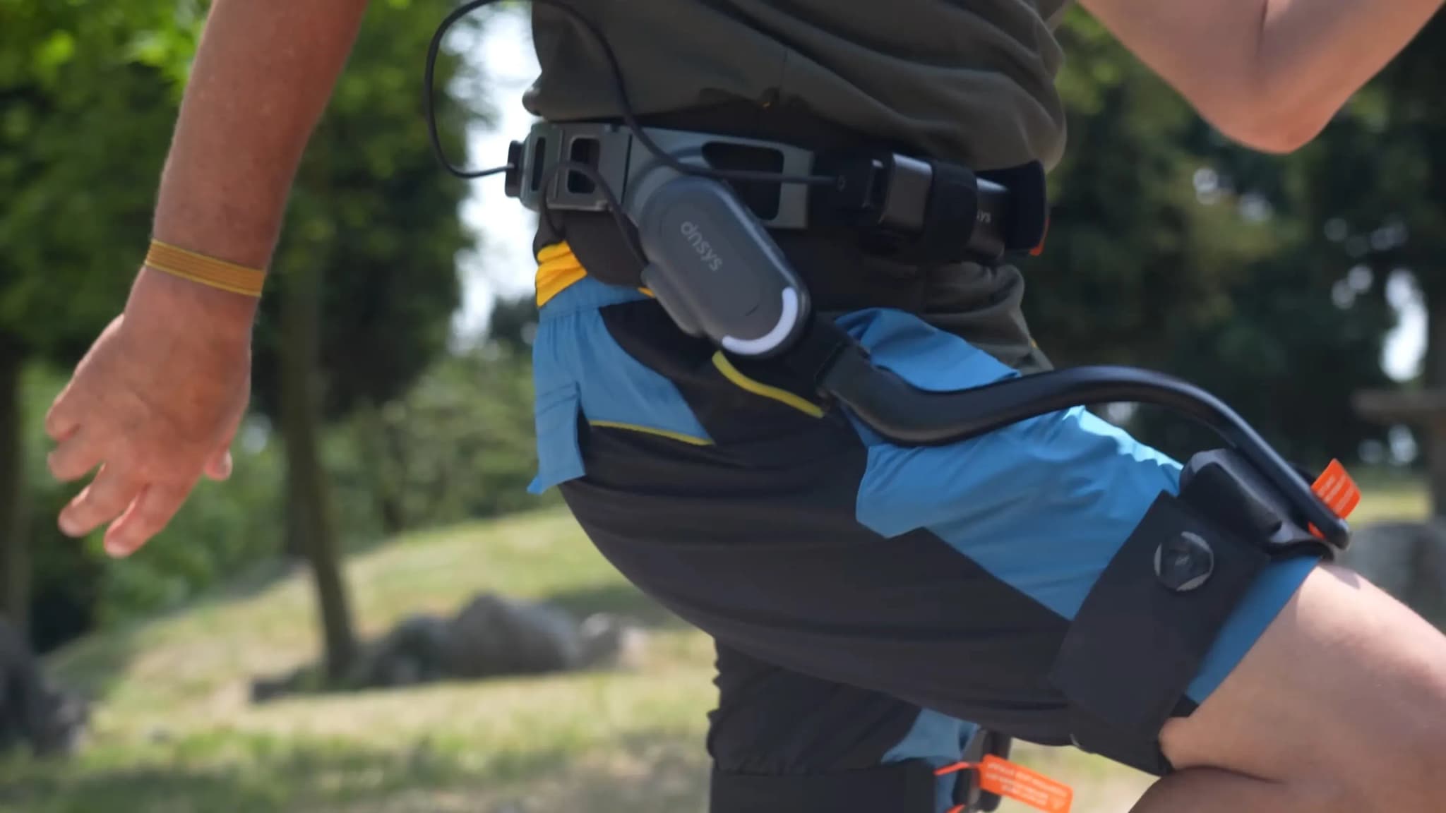 Dnsys X1 Carbon — лёгкий бедренный экзоскелет